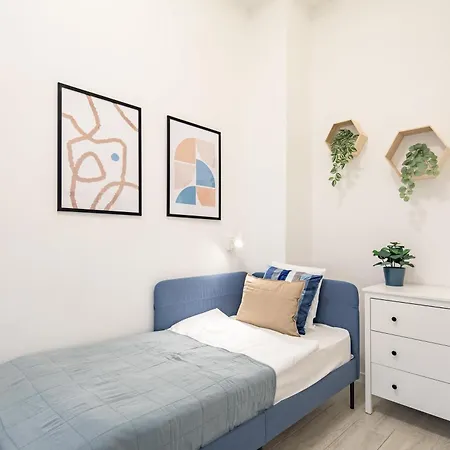 For Solo Traveller * Budapest
